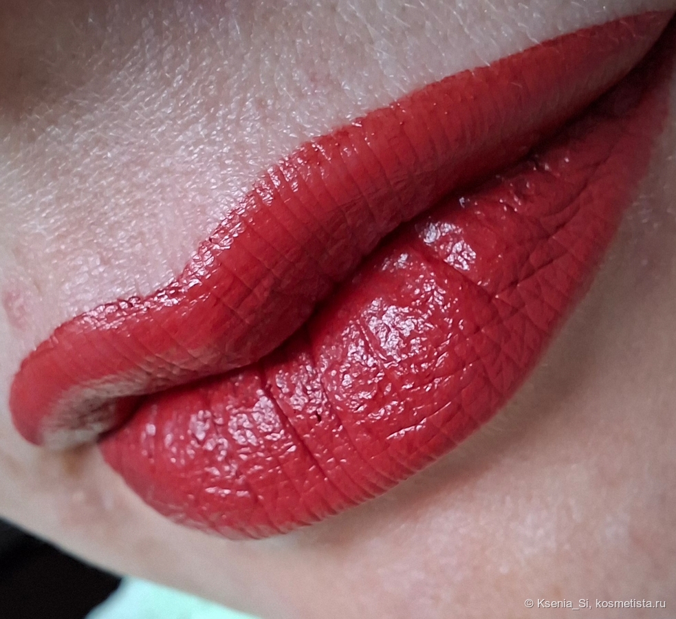 Сатиновая помада Explicit Luxury Lipstick # 825 No Strings от Nars