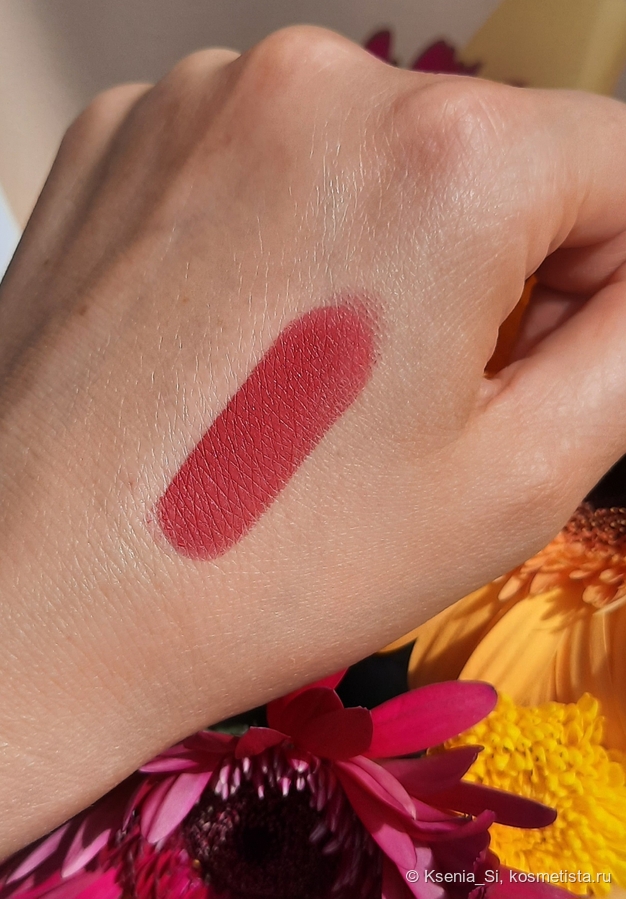 Mac locked kiss 24hr lipstick # 90 Taboo