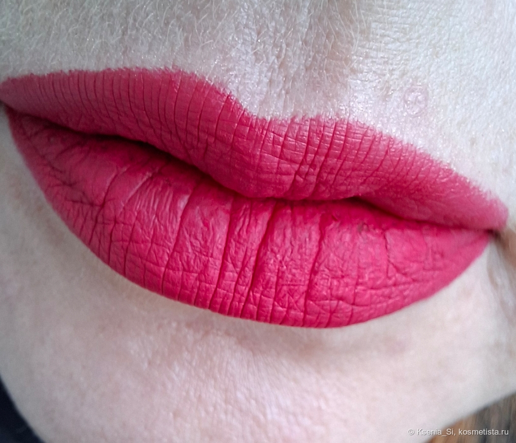 Mac locked kiss 24hr lipstick # 90 Taboo