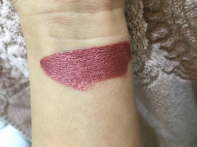 Nyx Liquid Suede Metallic Matte в оттенке Bella