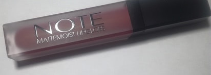 Турецкая стеснительная ягодка Note Mattemoist lipgloss