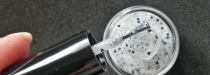 Для SpiceGirls: Лак для ногтей Многоточие Oriflame VeryMe Dot-It Nail Art #31907 Black & White («Соль и Перец»)