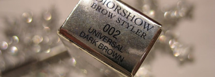 Рисовальных дел мастер: Ультра-тонкий карандаш для бровей Dior Diorshow Brow Styler Ultra-Fine Precision Brow Pencil