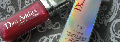 Ягодные леденцы: Блеск для губ Dior Addict Ultra Gloss Mirror Sensational Mirror Shine Hydra-Plumping Volume # 765 Ultradior