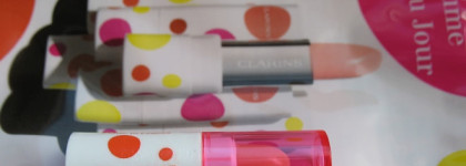 Летом ухаживаем за губами весело!  Бальзам для губ, придающий объем и усиливающий цвет Clarins Joli Baume Eclat du Jour Daily Energizer Lovely Lip Balm