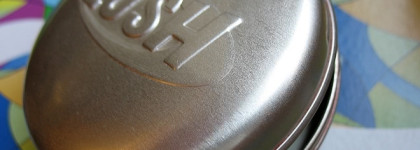 Вечно Новая звезда и её веганское сопровождение. Твёрдый шампунь «Новинка» и Кондиционер для волос «Веганез» от Lush