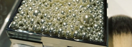 Время волшебства: Лимитированная сияющая пудра Chantecaille Moonlit Perle Glow Powder Holiday 2018