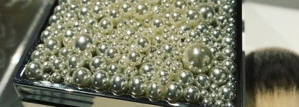 Время волшебства: Лимитированная сияющая пудра Chantecaille Moonlit Perle Glow Powder Holiday 2018