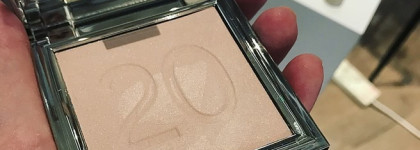 Время волшебства: Лимитированная сияющая пудра Chantecaille Moonlit Perle Glow Powder Holiday 2018