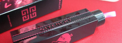 Love is in the air: Givenchy Rouge Interdit Satin Lipstick Valentine’s Day 2019 Edition #22 Infrarose