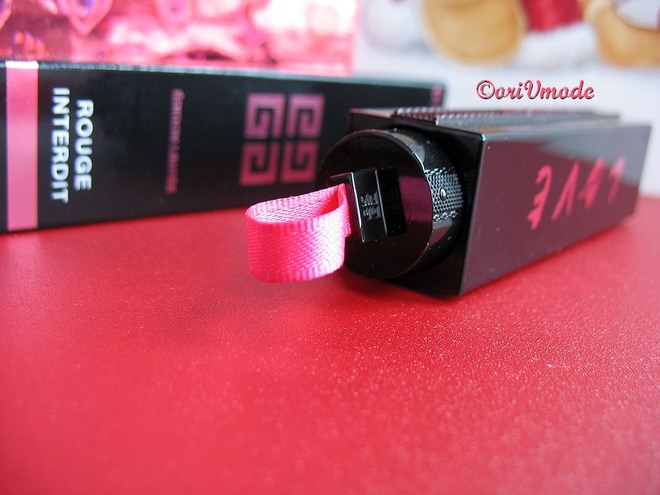 Love is in the air: Givenchy Rouge Interdit Satin Lipstick Valentine’s Day 2019 Edition #22 Infrarose
