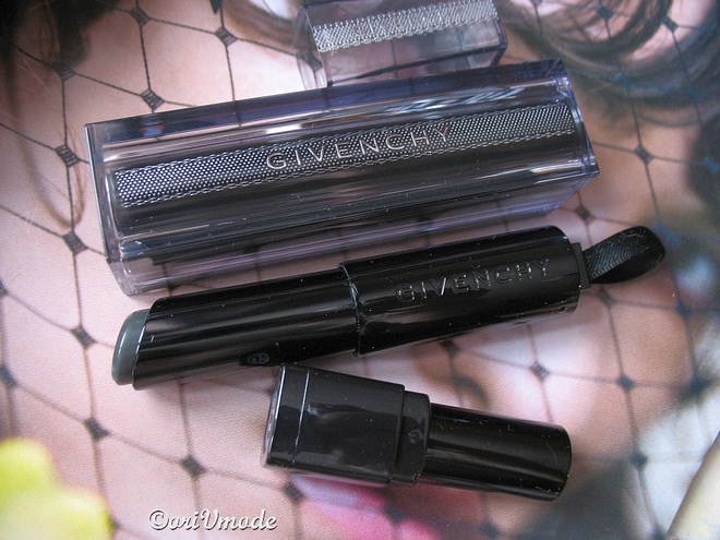 Легенда №16 Givenchy Rouge Interdit Vynyl Noir Revelateur и Оттеночный бальзам-хамелеон для губ The ONE Colour Adapt. Меняющие реальность