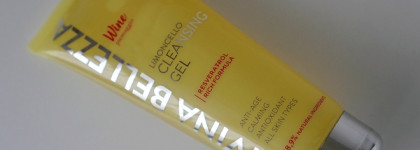 Какое средство для очищения лица вкуснее: Limoncello Divina Belezza или медовая Apivita?