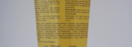 Какое средство для очищения лица вкуснее: Limoncello Divina Belezza или медовая Apivita?