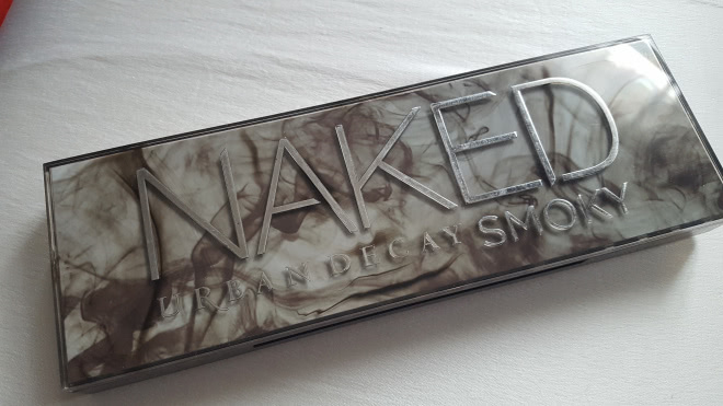 По праву идеальные тени Urban Decay Naked Smoky. Открой оттенок настроения