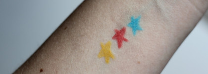 Смелый акцент с essence Electric vibes liner