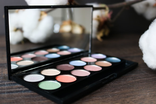 Заснеженные горы на закате. Sleek I-Divine Eyeshadow Palette Nordic Skies Palette