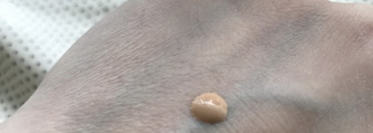 Becca Aqua Luminous Perfecting foundation. Glow must go on