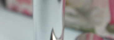 Приятные в пользовании помады Lumene nordic seduction creamy lipstick в оттенках 04 Sunny skies и 06 Beautiful dawn