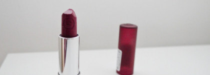 Помада Essence Matt matt matt lipstick 07 purple power: два способа нанесения