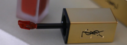 Роскошная алая Yves Saint Laurent Tatouage Couture в отенке Grenat no rules 