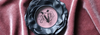 Пыльная роза: румяна Everlasting blush в оттенке Rosebud от KVD Beauty