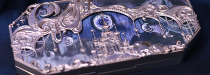 Палетка Moonlight Mermaid Five-Color Jewelry Eyeshadow Palette от Flower Knows в оттенке Moonlight land – шкатулка с...?