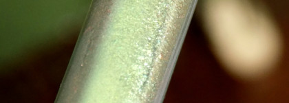 Стойкий лайм с ManlyPro Glitter Liner #Chrysolite