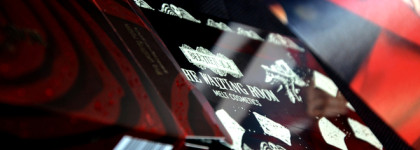 Магия красного вместе с палеткой Melt Cosmetics x Beetlejuice Waiting Room