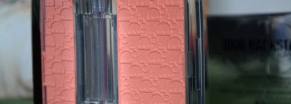 Оранжевое настроение вместе с румянами Dior Backstage Rosy Glow в оттенке 002 coral