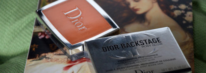 Оранжевое настроение вместе с румянами Dior Backstage Rosy Glow в оттенке 002 coral