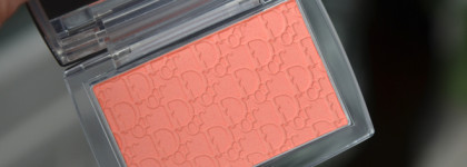 Оранжевое настроение вместе с румянами Dior Backstage Rosy Glow в оттенке 002 coral