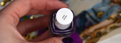 Темный пурпур с лаком Essie nail lacquer Classic collection в оттенке 47 sexy divide
