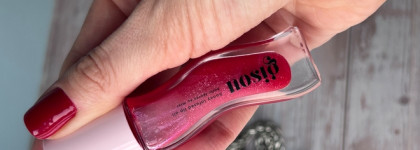 Хайповое масло от Gisou Honey Infused Lip Oil в оттенке Cherry on the Cake