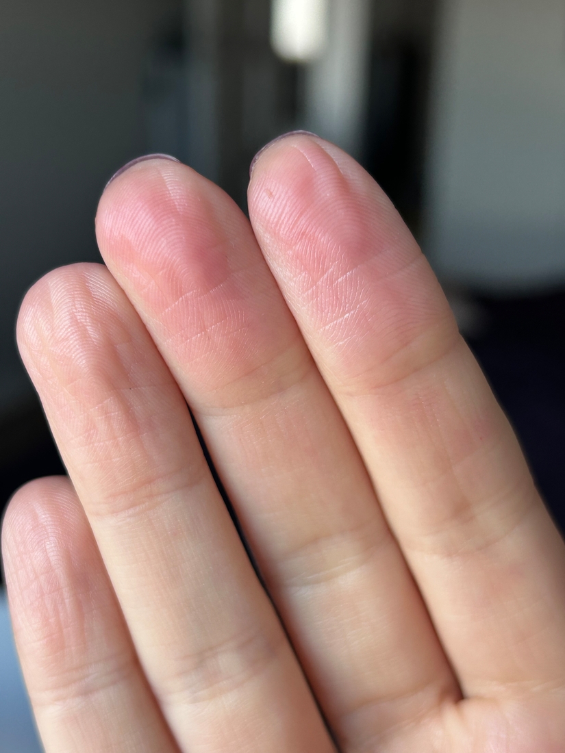 Тинт, который оставила после себя помада через пару минут.