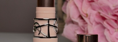 Эффект заблюренных губ с помадой Yves Saint Laurent YSL Lovenude Lip Blusher в оттенке 06 Naughty Pink