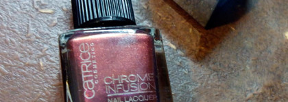 Неожиданный красный - Catrice Chrome Infusion Nail Lacquer 04 Unexpected Red