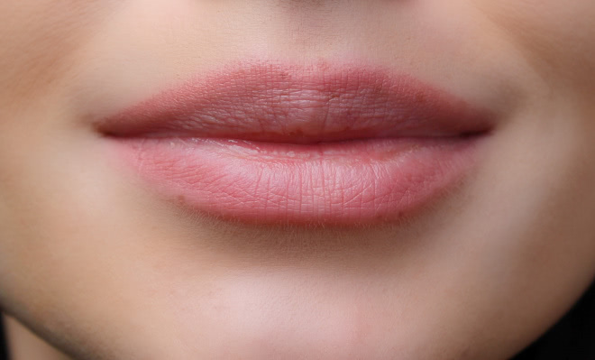 Карандаш для губ Mac Lip Pensil в цвете Soar