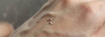 Минеральные тени для век Overshadow от The Balm в оттенке Work is Overrated