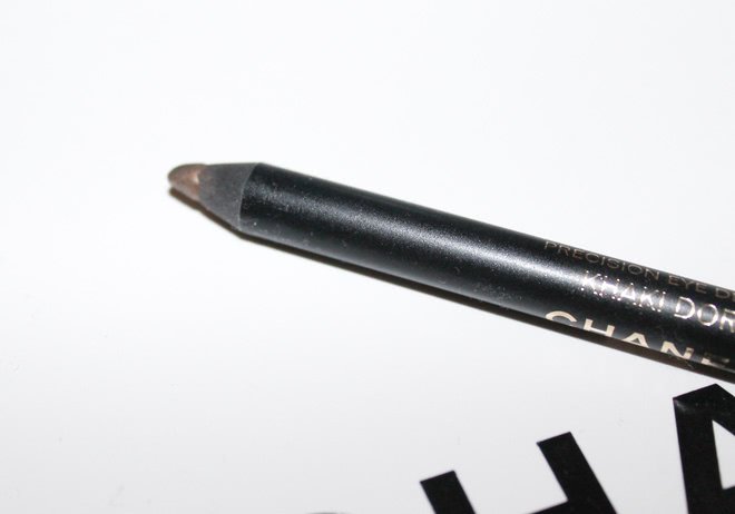 Идеальный карандаш Chanel Le Crayon Yeux в цвете 68 Khaki Dore