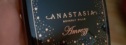 Сигнальные огни  или хайлайтер Amrezy от  Anastasia Beverly Hills