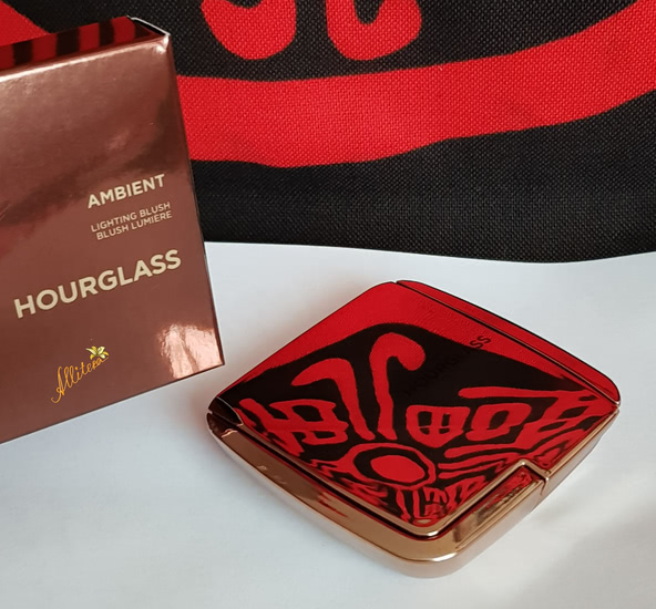 Эффект совершенства от Hourglass