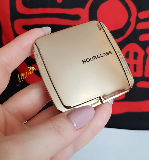 Эффект совершенства от Hourglass