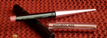 Помады в претенциозном футляре Hourglass Confession Refillable Lipstick Duo
