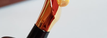 Увлажняющий бальзам для губ на золотом наконечнике или Hourglass Lip Treatment Oil №28