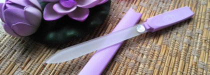 Красивая кутикула и крепкие ногти. Необрезной маникюр вместе с пилкой Orly Crystal Line