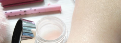 Интенсивное увлажнение и невесомая текстура вместе с  Clinique Moisture Surge Extended Thirst Relief