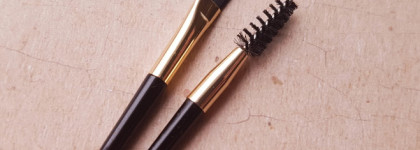 Палитра для бровей Mirra. А вы на чьей стороне: боевые брови или легкий акцент?