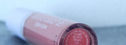 Когда не можешь удержаться от сладкого. Wet N Wild Cloud Pout Marshmallow Lip Mousse в оттенке Girl, You're Whipped