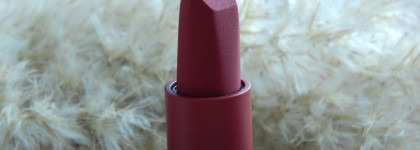 Встречаю осень в красном. Huda Beauty Power Bullet Matte Lipstick в оттенке Promotion Day + бюджетный аналог